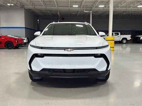 New 2026 Chevrolet Equinox EV LT image 16