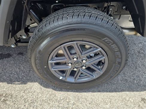 New 2025 Jeep Gladiator Sport image 27