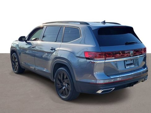Certified 2024 Volkswagen Atlas SE FWD image 3