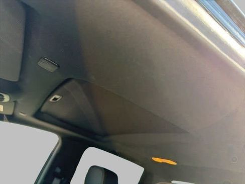 Used 2024 GMC Canyon Denali image 14