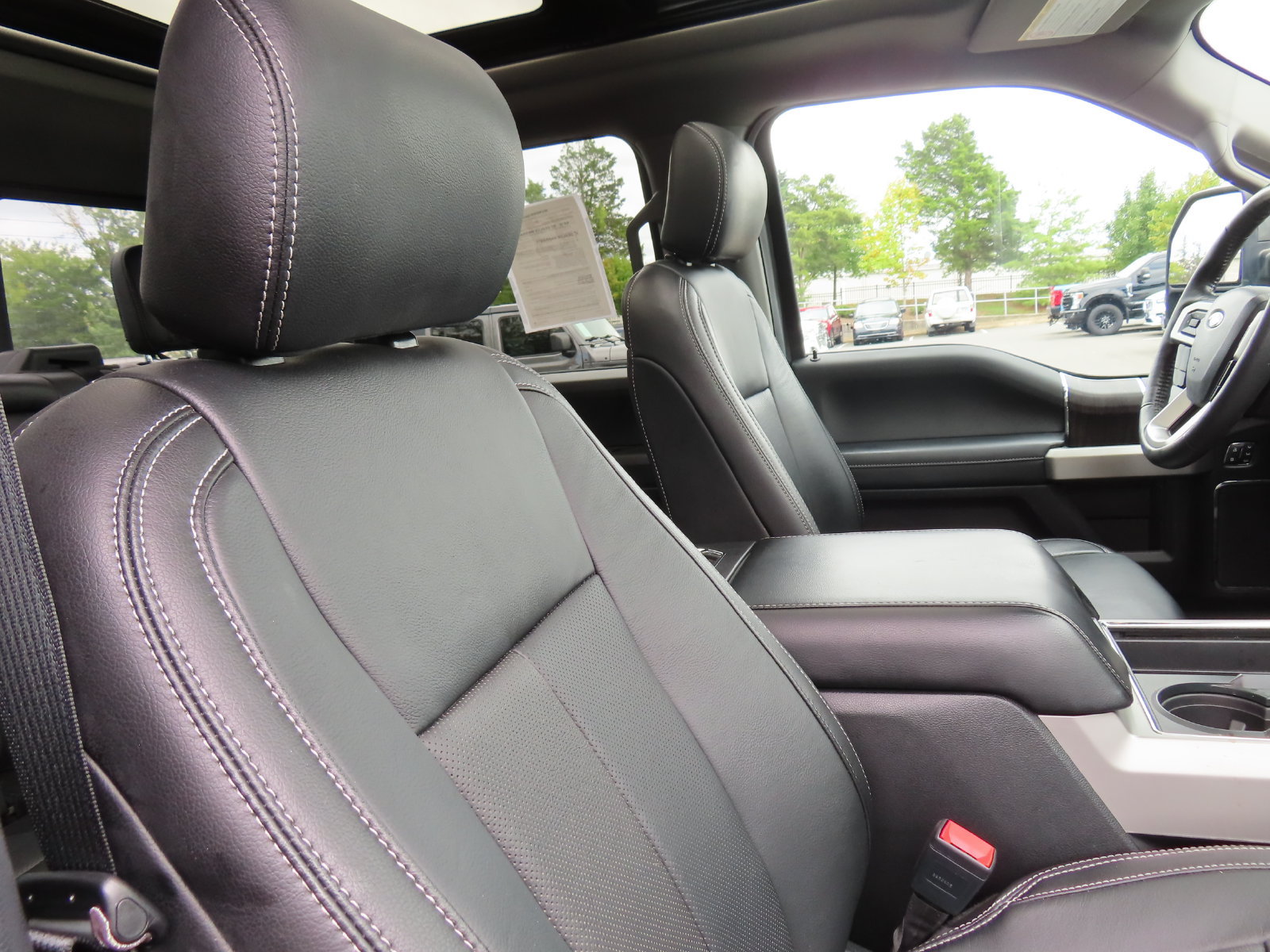 Used 2020 Ford F250 Lariat w/ Lariat Ultimate Package AWD/4WD image 32