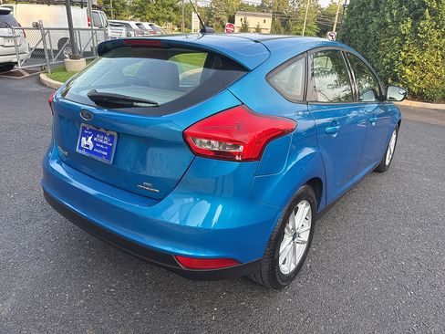 Used 2016 Ford Focus SE w/ SE Power Seat Package FWD image 5