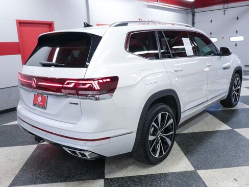 Used 2024 Volkswagen Atlas SEL Premium R-Line image 8
