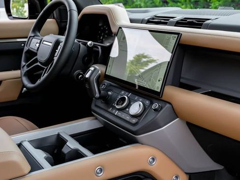 New 2026 Land Rover Defender 110 X AWD/4WD image 31