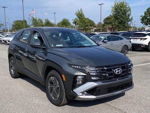 New 2026 Hyundai Tucson Blue SE FWD image 2