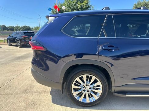 Used 2026 Toyota Grand Highlander AWD image 9