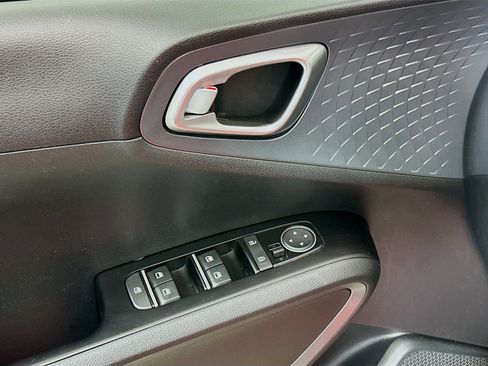 Used 2022 Kia Soul EX FWD image 15