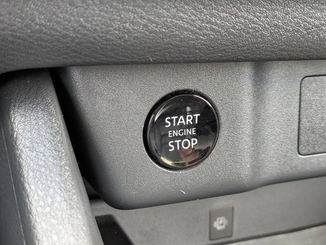 Used 2024 Nissan Rogue SL AWD/4WD image 30