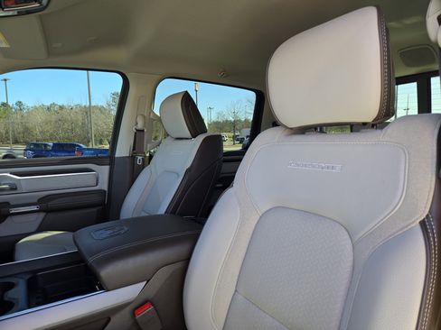 Used 2025 RAM 1500 Laramie image 24