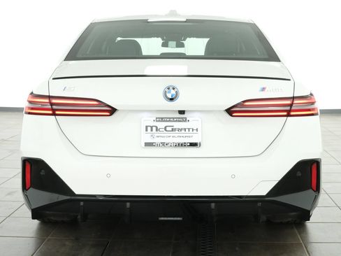 Used 2025 BMW i5 M60 w/ Premium Package AWD/4WD image 4