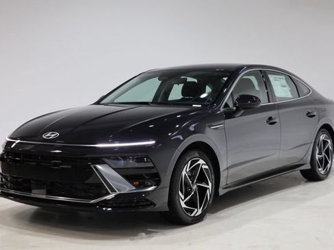 Used 2026 Hyundai Sonata SEL FWD image 3