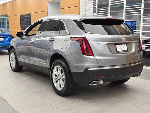New 2025 Cadillac XT5 Luxury image 3