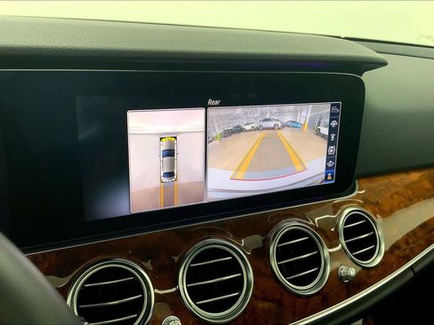 Used 2020 Mercedes-Benz E 350 Sedan image 24