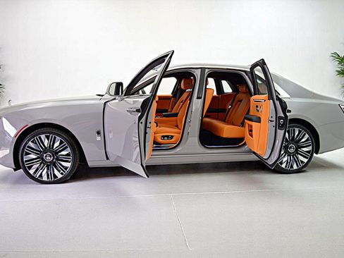 Used 2025 Rolls-Royce Ghost AWD/4WD image 4