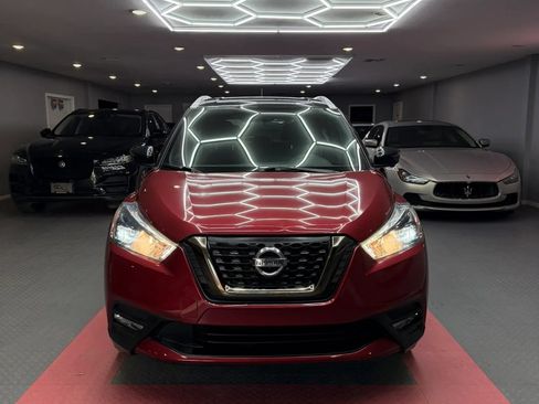 Used 2019 Nissan Kicks SR w/ Exterior Electronics Package FWD image 8