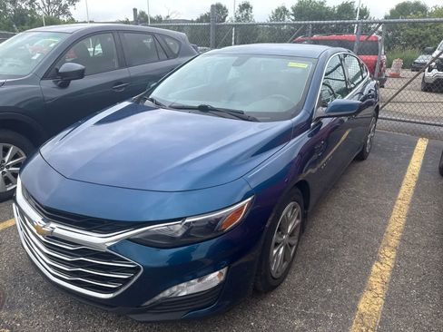 Used 2019 Chevrolet Malibu LT w/ Leather Package FWD image 27