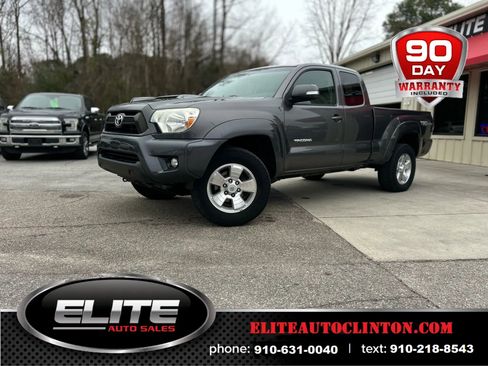 Used 2014 Toyota Tacoma Pickup 4D 6 ft image 1