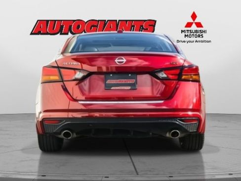 Used 2023 Nissan Altima 2.5 SR w/ SR Premium Package image 8