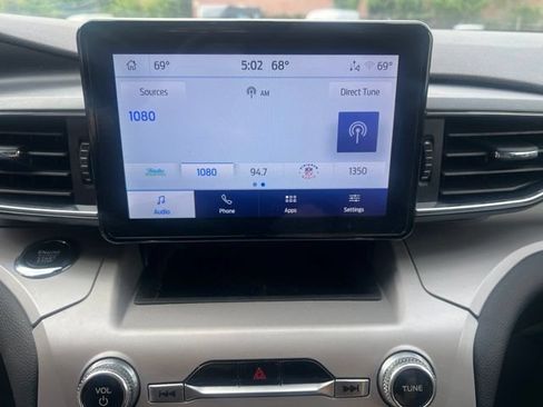 Used 2023 Ford Explorer XLT w/ Equipment Group 202A AWD/4WD image 22