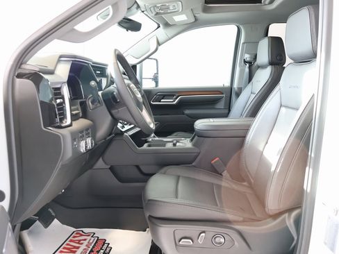 New 2025 GMC Sierra 2500 Denali w/ Denali Reserve Package image 14