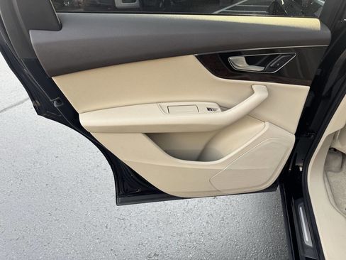 Used 2019 Audi Q7 3.0T Premium image 15