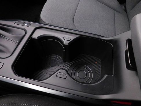 Used 2025 Kia K4 LXS image 45