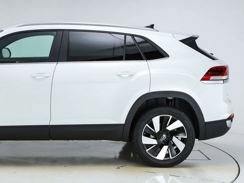 New 2026 Volkswagen Atlas Cross Sport SE image 43