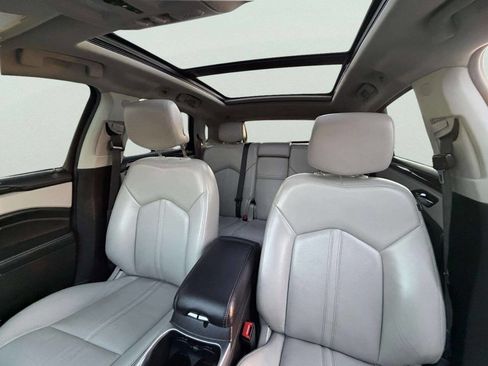 Used 2014 Cadillac SRX Luxury w/ Driver Awareness Package image 20