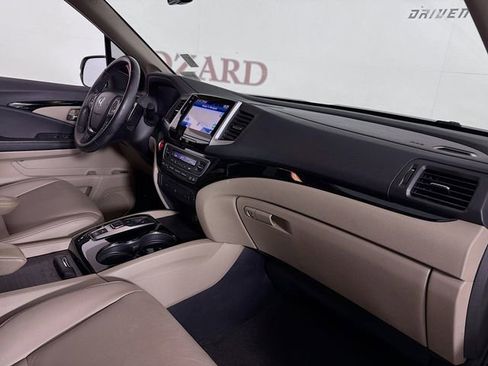 Used 2018 Honda Pilot Touring image 37