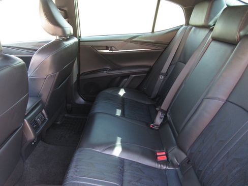 Used 2025 Toyota Camry XSE FWD image 12
