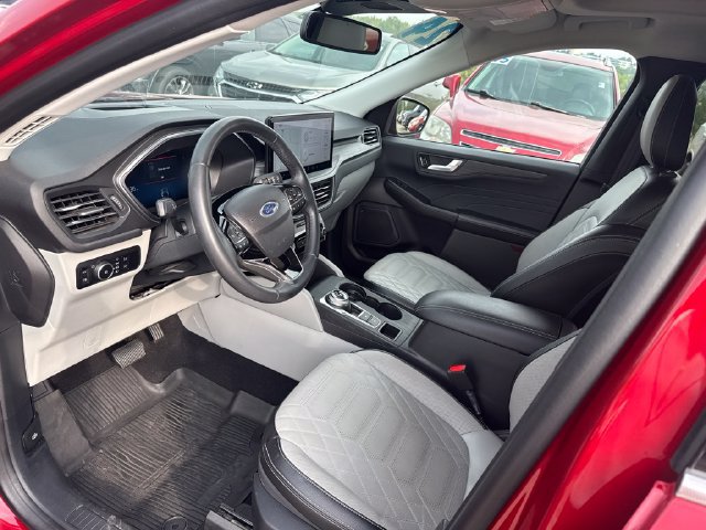 Used 2024 Ford Escape Platinum w/ Premium Technology Package AWD/4WD image 5