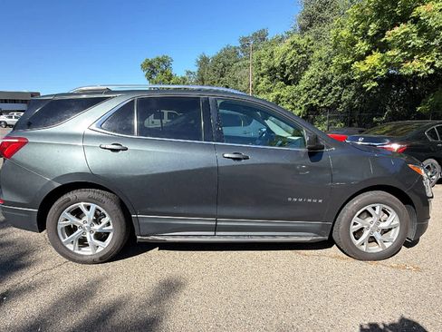 Used 2018 Chevrolet Equinox LT w/ LPO, Hit The Road Package FWD image 4
