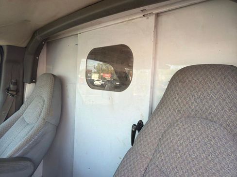 Used 2007 Chevrolet Express 3500 RWD image 8