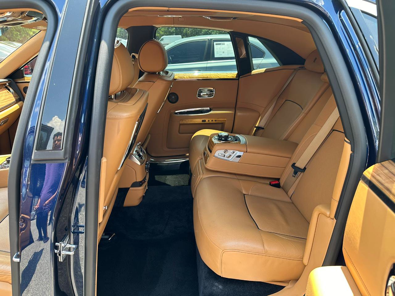 Used 2014 Rolls-Royce Ghost RWD image 11