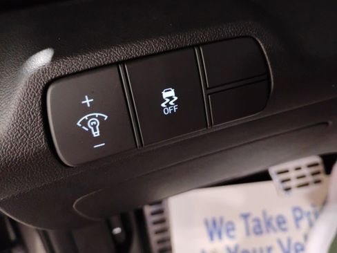 Used 2025 Hyundai Elantra Sport image 34