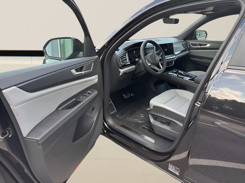 New 2026 Volkswagen Atlas Cross Sport SEL R-Line AWD/4WD image 18