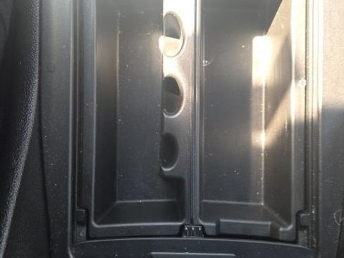Used 2010 GMC Acadia SLE FWD image 32