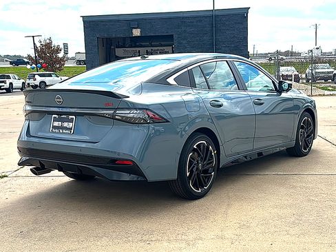 New 2026 Nissan Sentra SR w/ SR Premium Package image 8