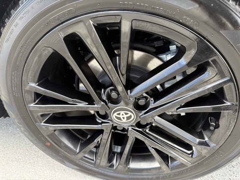 Used 2025 Toyota Camry SE image 15