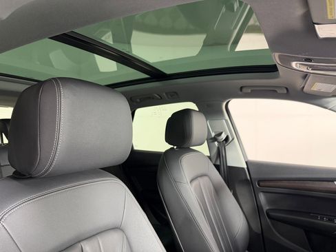 Used 2023 Audi Q5 2.0T Premium w/ Convenience Package image 14