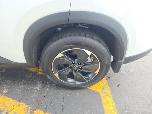 Certified 2026 Nissan Rogue SV w/ SV Premium Package image 11