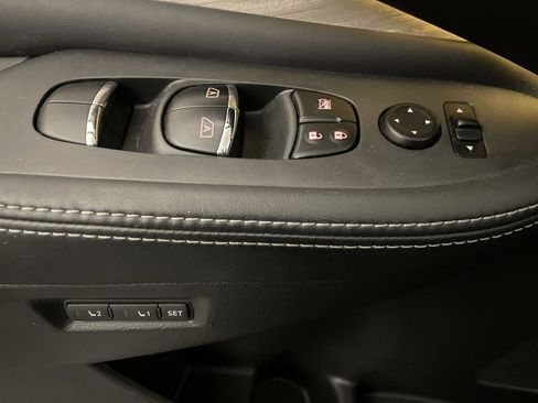 Used 2017 Nissan Murano Platinum image 18