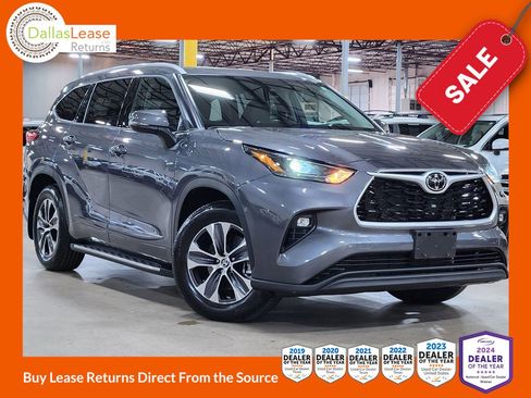 Used 2022 Toyota Highlander XLE image 1