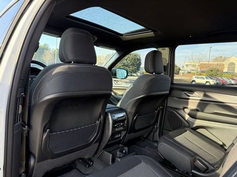 New 2025 Jeep Grand Cherokee L Laredo w/ Luxury Tech Group I image 26