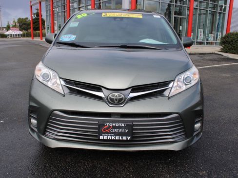 Used 2020 Toyota Sienna XLE w/ XLE Navigation Package image 3