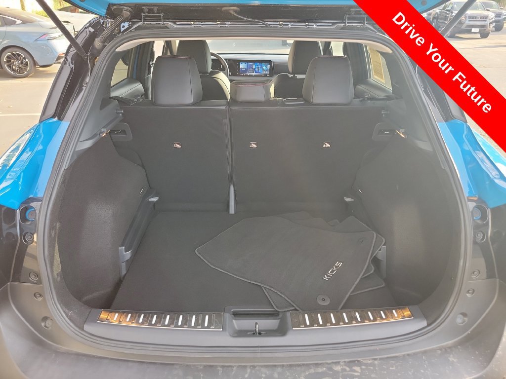 Used 2026 Nissan Kicks SR w/ Illumination Package FWD image 28