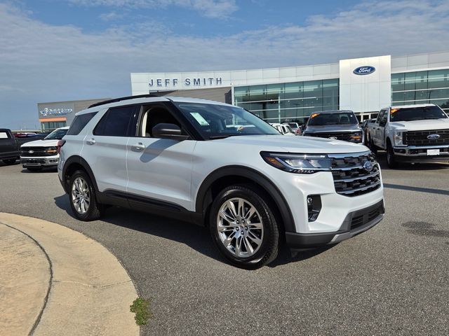 New 2026 Ford Explorer Active w/ Active Comfort Package AWD/4WD image 1