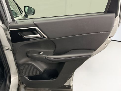 Used 2024 Mitsubishi Outlander SE image 33