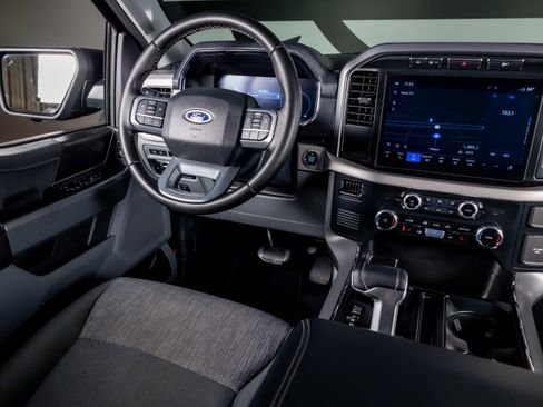 Used 2023 Ford F150 Lightning XLT image 6