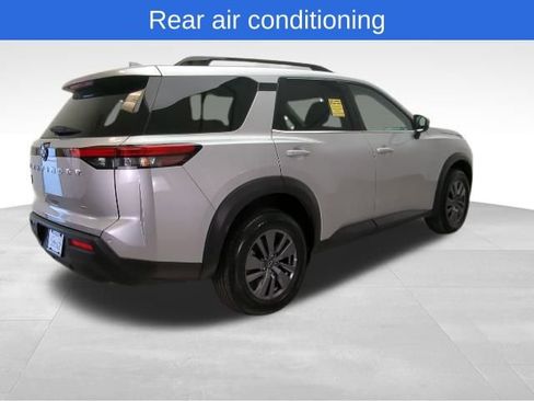 Certified 2025 Nissan Pathfinder SV image 7